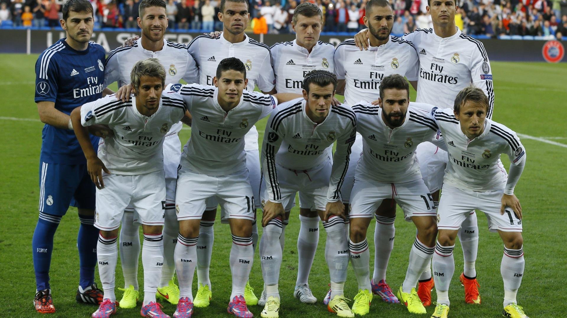 东方鏖战与西方接管，足球世界里的平行叙事