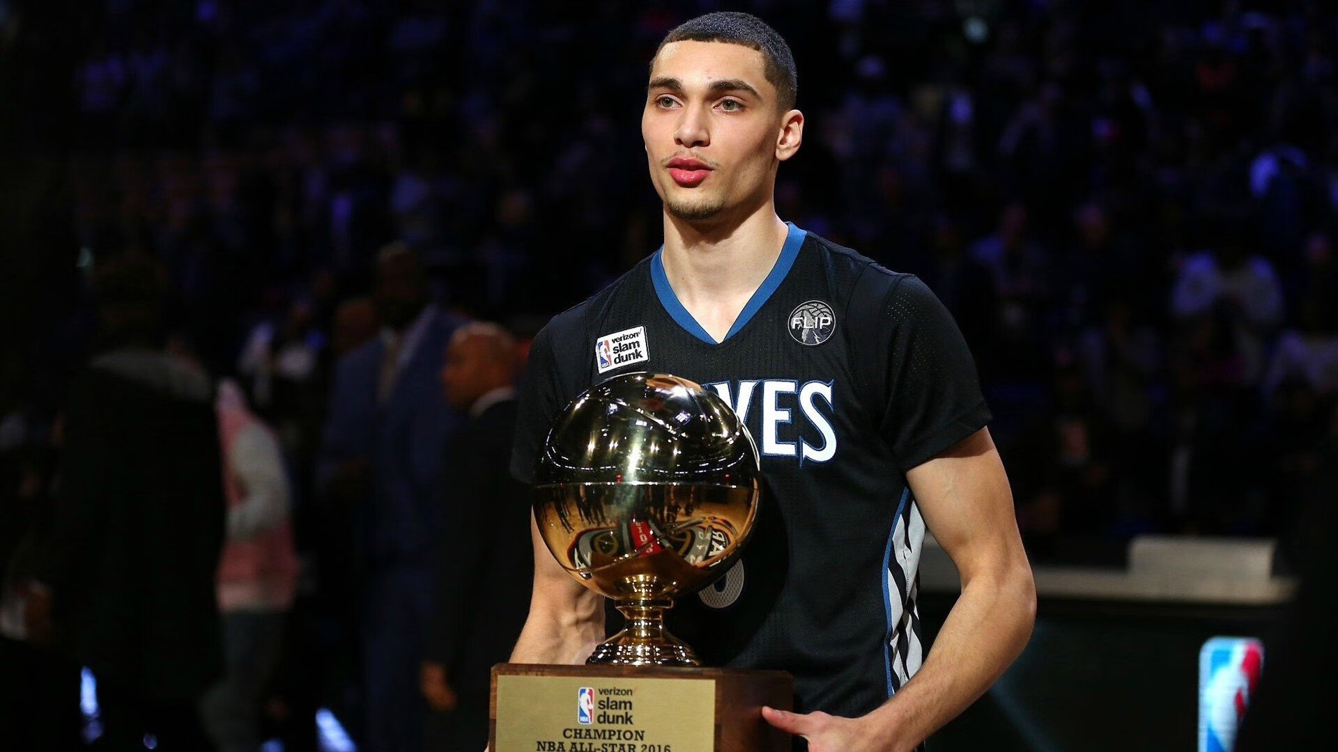 黄蜂的团队压制与锡安的欧冠接管，竞技体育中的两种胜利哲学