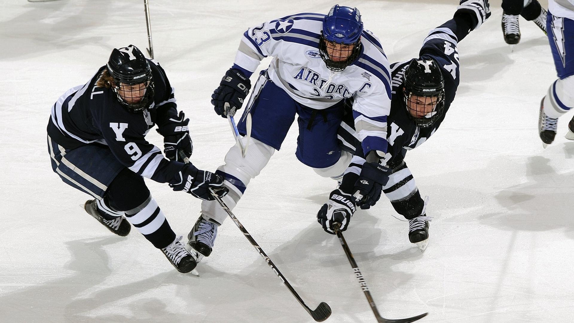 蛰伏后亮刺，黄蜂逆转尼克斯，詹姆斯季后赛接管启示录