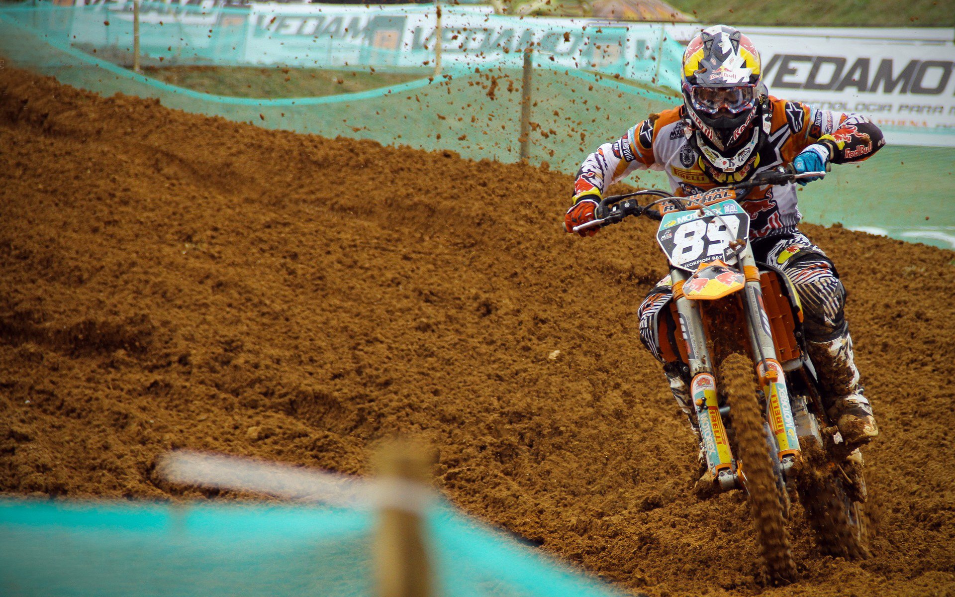 开云体育下载-鹈鹕展翅，字母哥跨界，当篮球统治力接管英超争冠战