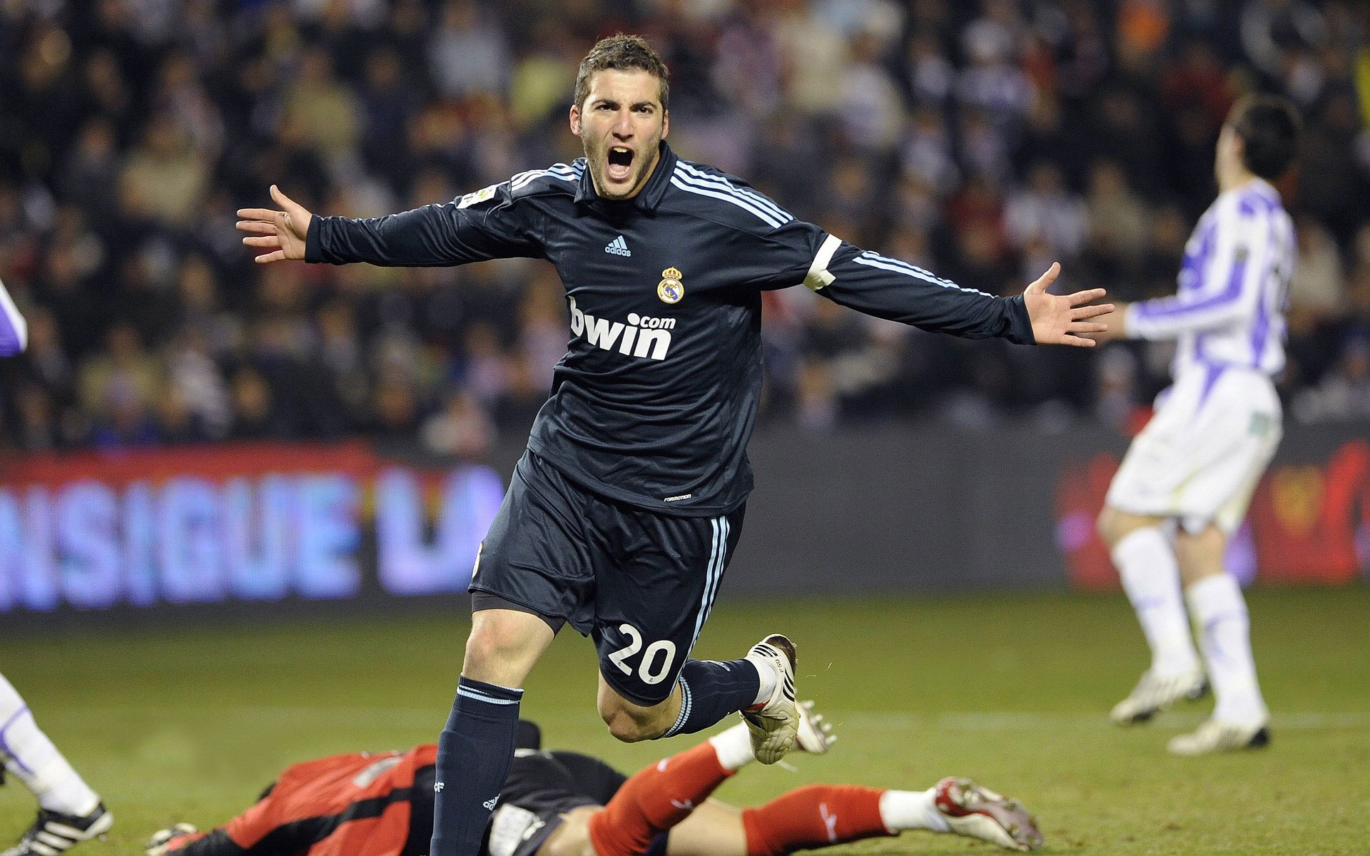 开云APP-从足球场到乒乓球台，跨越领域的关键制胜启示录